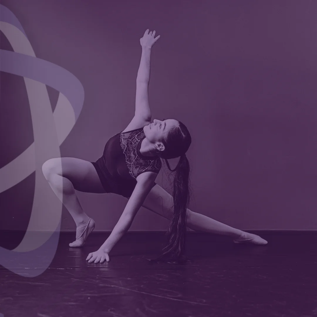 Dança contemporânea na Escola DOM, em Curitiba